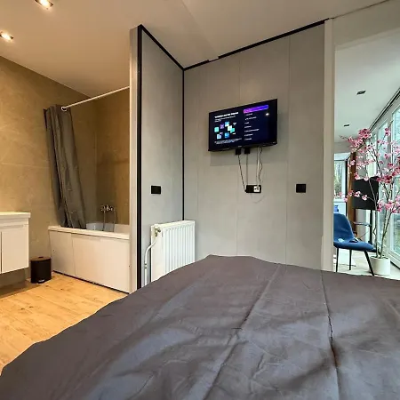 Restyled September Detached Veluwshof, Double Sleepingroom And Bathroom *