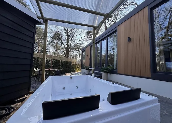 Detached Veluwshof Apartment